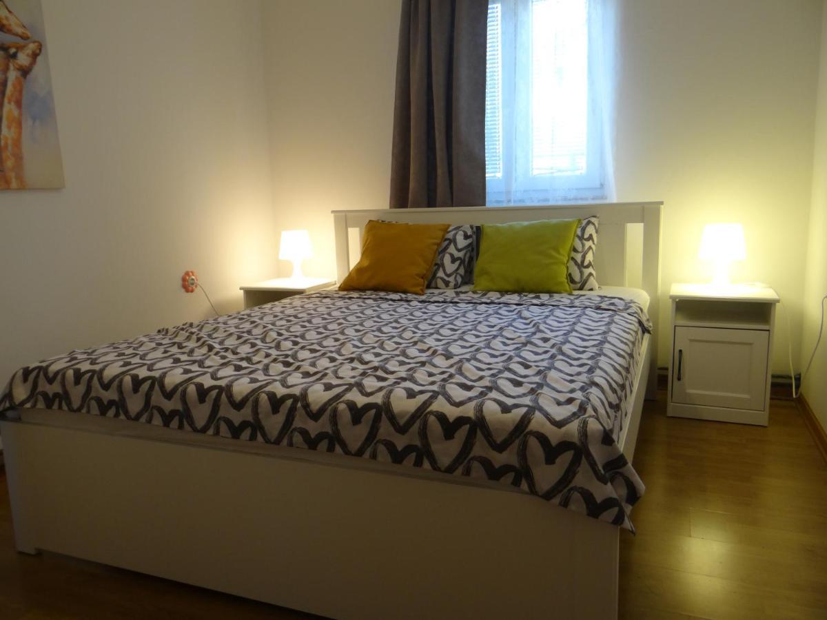 Apartman Ana & Marta Сен Екстериор снимка